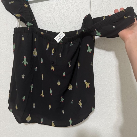 MINE Black Cactus Print Off Shoulder Flutter Sleeve Top‎ Women's Size L - Picture 2 of 5
